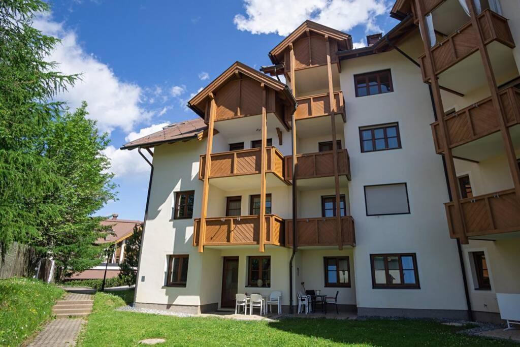 Hundefreundliche Bergwohnung Neben Der Skipiste - Mittelstation Skigebiet Gerlitzen Kanzelhohe Zewnętrze zdjęcie